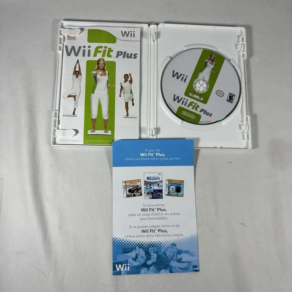 Wii Fit Plus Nintendo Wii Complete CIB with Disc & Manual